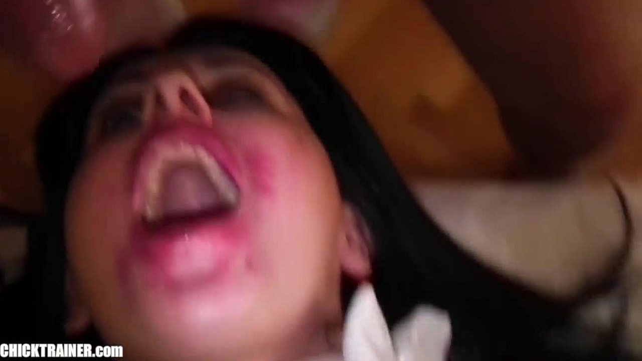 Britney, en barmfagre husmor, sluger en stor sædbehandling på ansigtet efter at have fået en doggystyle Sex Image Hq